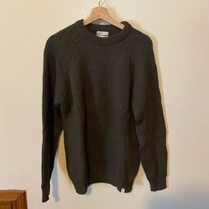 NWT Peregrine Sweater Women's 100 percent Merino Wool Size L Olive Green